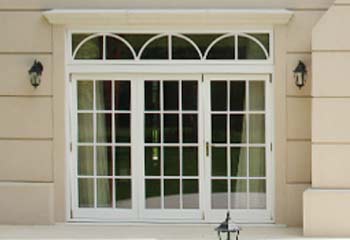 3 Leaf Bifold Doors with Detailed Top Lights